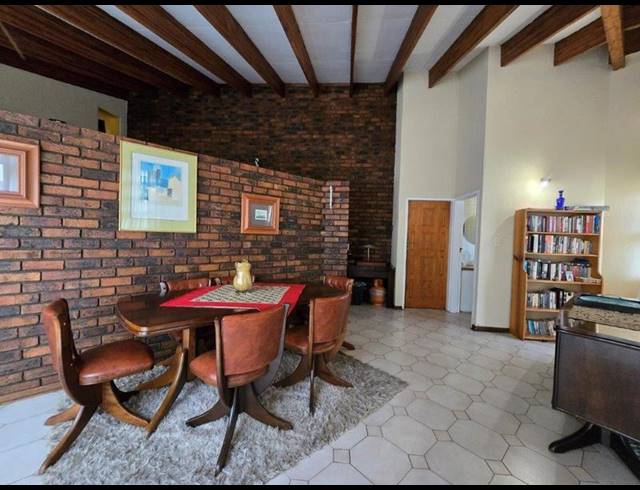 5 BEDROOM HOUSE FOR SALE IN MEYERSDAL